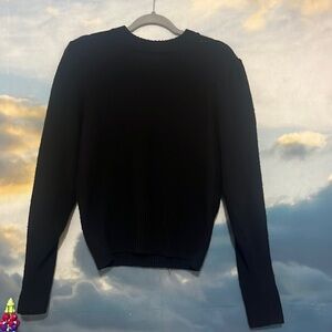 H&M BLACK SWEATER